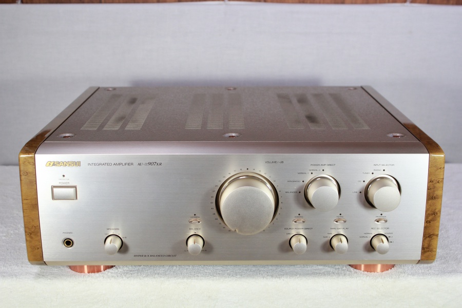 AU-α907XR
