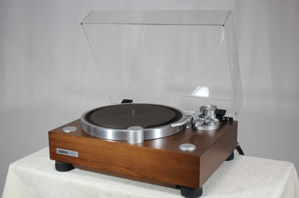 ヤマハ GT-2000L ターンテーブル 買取事例 - オーディオ買取屋
