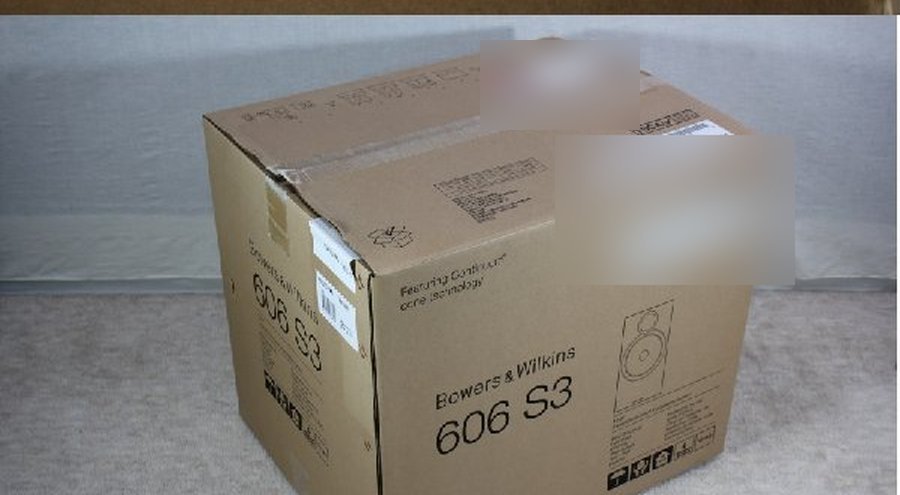 元箱(型番が印字された箱の例)